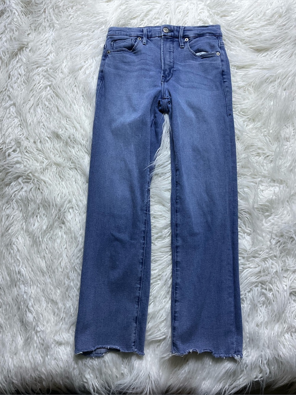 Good American Straight Leg Jeans in Medium Blue Wash